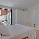 Apartment News *